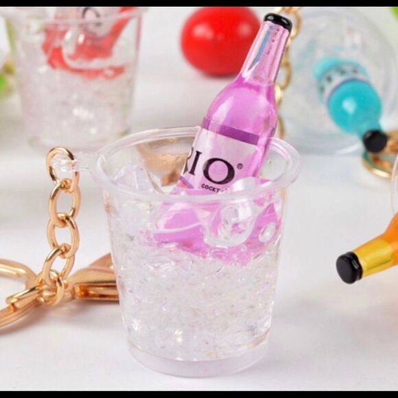 Pink Bottle in Ice Bucket Keychain/Charm - Picture 1 of 2